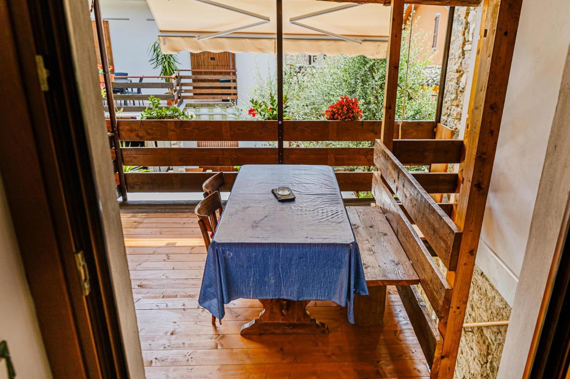 Cozy Castello Apartment Manerba del Garda Ngoại thất bức ảnh